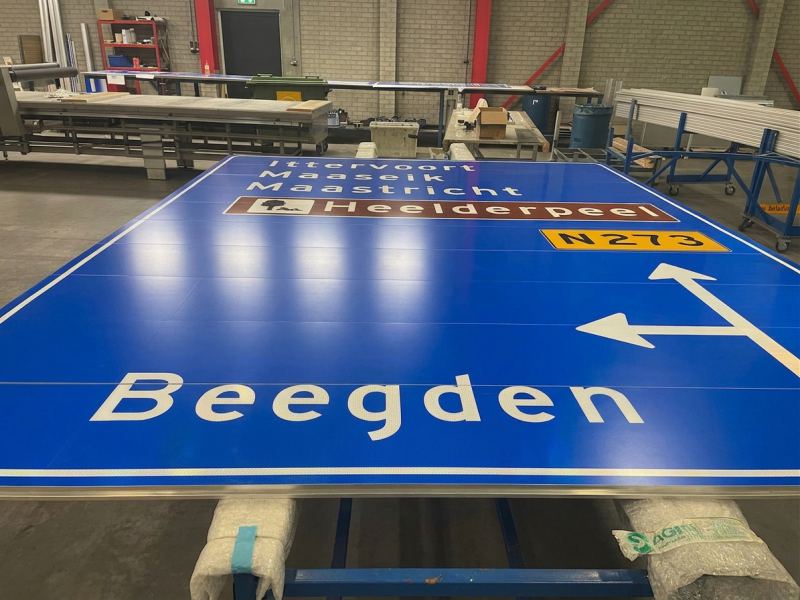 Van ingeleverd bewegwijzeringsbord tot nieuwe bermopstelling voor Heijmans